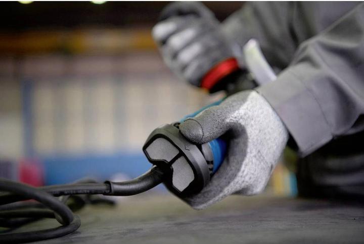 Actual product image Bosch Professional Cordless angle grinder GWS 17-125 S INOX (125 mm)