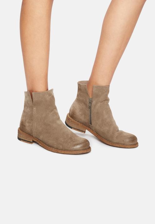 Actual product image Felmini This stiff boot from is made from suede. They offer a perfect blend of (37)