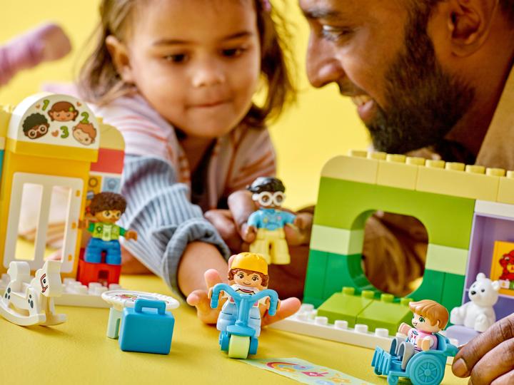 Immagine prodotto LEGO Gioca e divertiti all'asilo nido (10992) (10992)