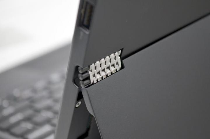 Actual product image Lenovo Miix 700-12 (12", Intel Core M5-6Y54, 8 GB, 256 GB, CH)