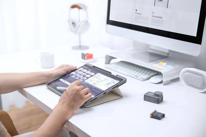 Actual product image tomtoc Vertical Case (iPad Pro 12.9 2021 (5th Gen))