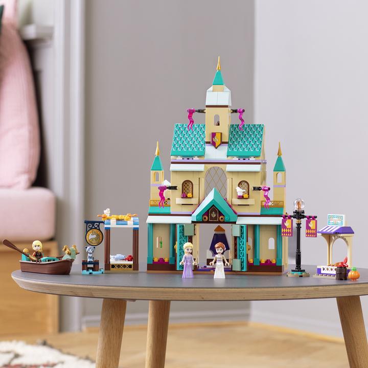 Actual product image LEGO Arendelle Castle (41167, LEGO Disney)