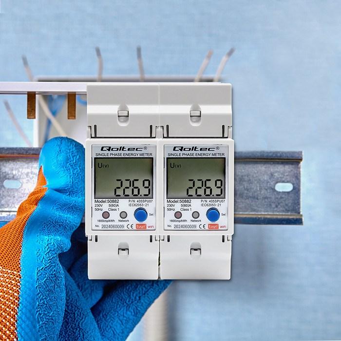 Actual product image Qoltec 50882 Single phase electronic energy consumption meter for DIN rail | Wi-Fi | TUYA | 230V | L