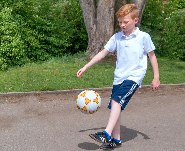Produktbild Betzold Sport Schulhof-Fussball, gelb