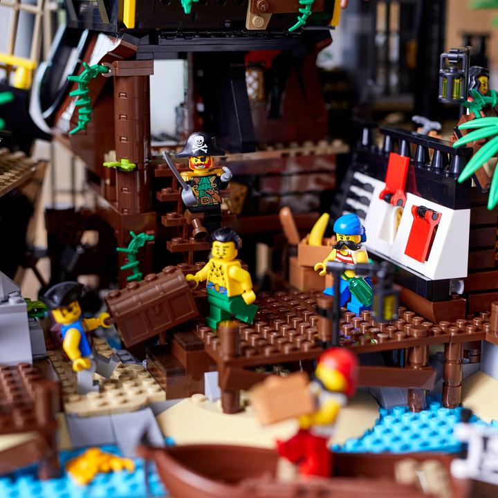 Produktbild LEGO Piraten der Barracuda-Bucht (21322, LEGO Ideas)