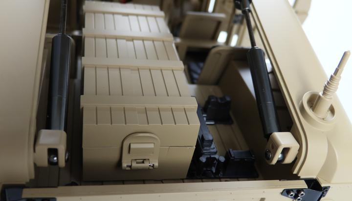 Actual product image Amewi U.S. Militär Truck - Dessert Sand (RTR Ready-to-Run)
