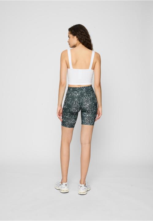 Produktbild Urban Classics Ladies AOP Cycle Shorts 2-Pack (4XL)