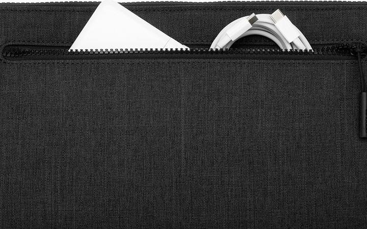 Actual product image Incase Compact Sleeve Woolenex (14", Apple)