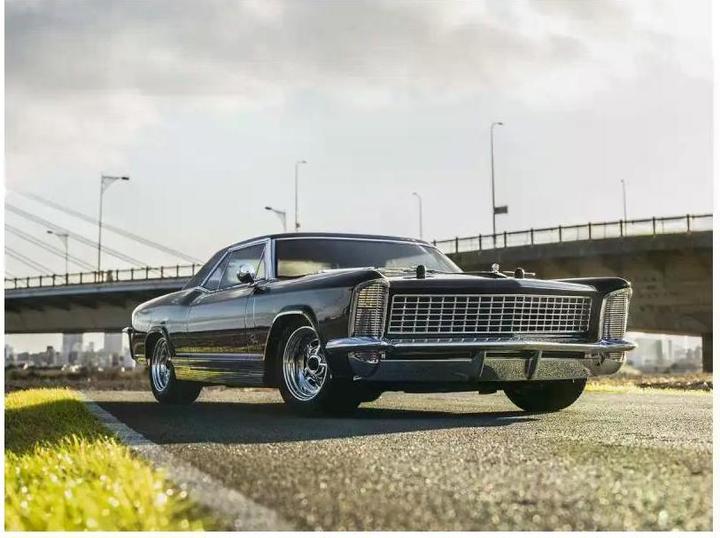 Actual product image Kyosho Touring Car Fazer MK2 Buick Riviera 1965 Black 1:10 ARTR (RTR Ready-to-Run)