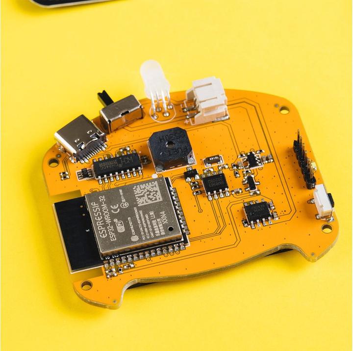 Actual product image CircuitMess CircuitPet - virtual pet - electronics kit