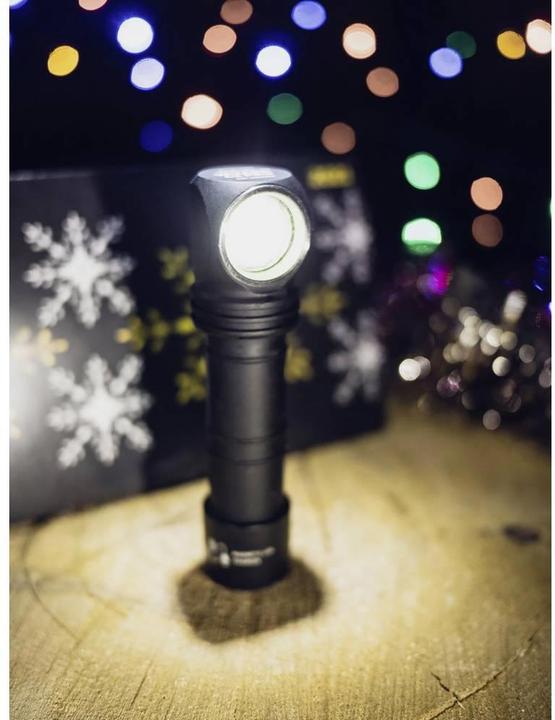 Produktbild ArmyTek Wizard C2 Pro v4 Magnet USB+ABM01+18650 / XHP50.2 White / 2500 lm / TIR 70°:120° / 1x1865... (11.20 cm, 2500 lm)