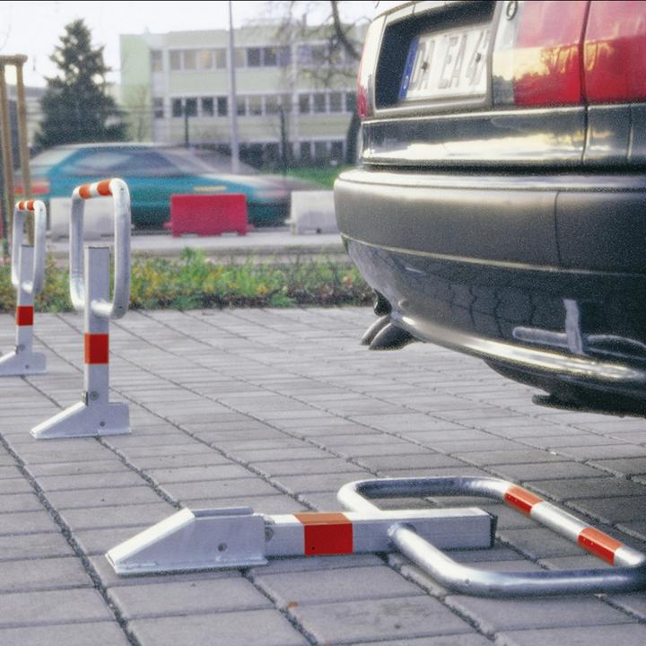 Actual product image Moravia Tilt post SESAM-Privat 50 x 70 mm galvanised with reflective red rings