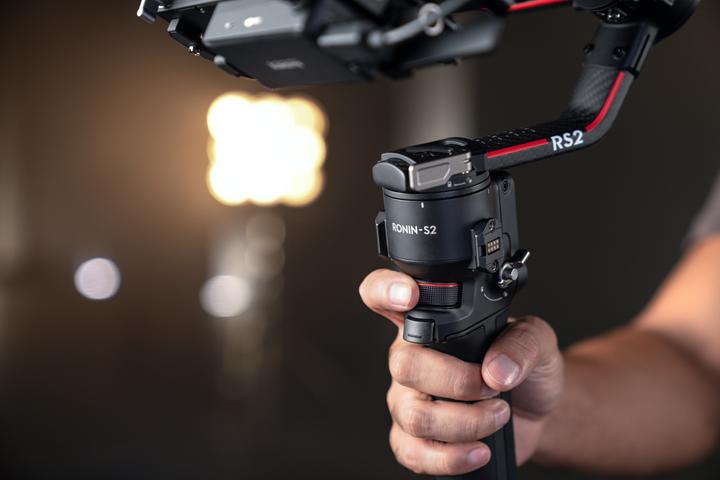 Image du produit DJI RS 2 Pro Combo (Appareil photo reflex, 4.50 kg)