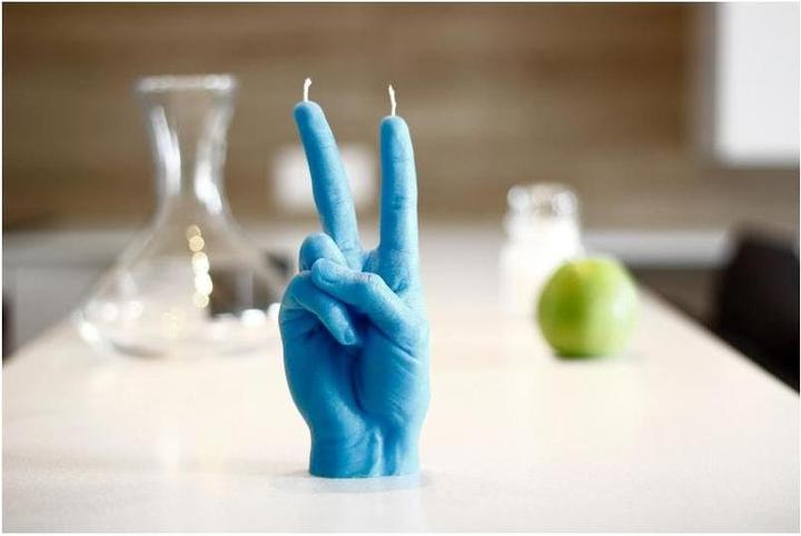 Actual product image Candle Hand Victory (1 pcs.)