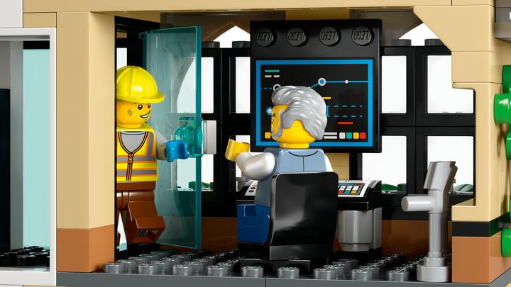 Actual product image LEGO Hauptbahnhof (60469, LEGO City)