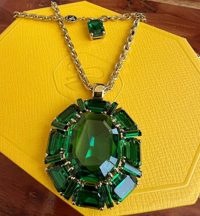 Actual product image Swarovski Millenia Necklace Various Cuts Green Gold (Metal with gold alloy coating, 80 cm)