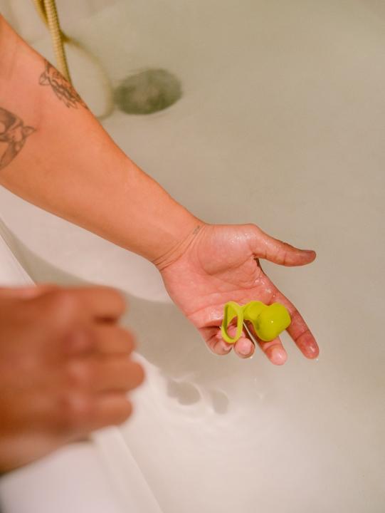 Produktbild Dame Products Fin Finger Vibrator Citrus