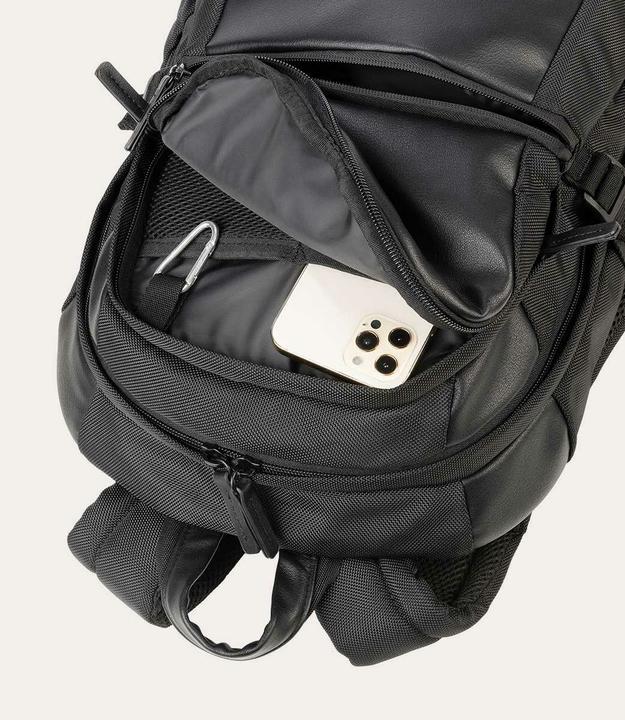 Produktbild Tucano Bravo Gravity - AGS Rucksack für Notebooks bis 15,6 Zoll, schwarz (4.90 l)