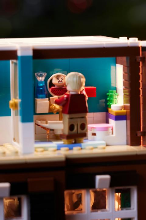 Immagine prodotto LEGO Home Alone (21330, LEGO Ideas, Set LEGO rari)
