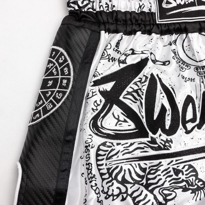 Produktbild 8Weapons 8 Weapons Muay Thai Shorts Carbon - Sak Yant Tigers (S)