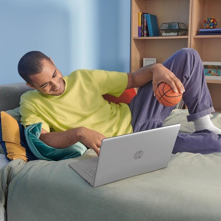 Produktbild HP 17-cn4057ng (17.30", Intel Core 5 120U, 16 GB, 1000 GB, DE)