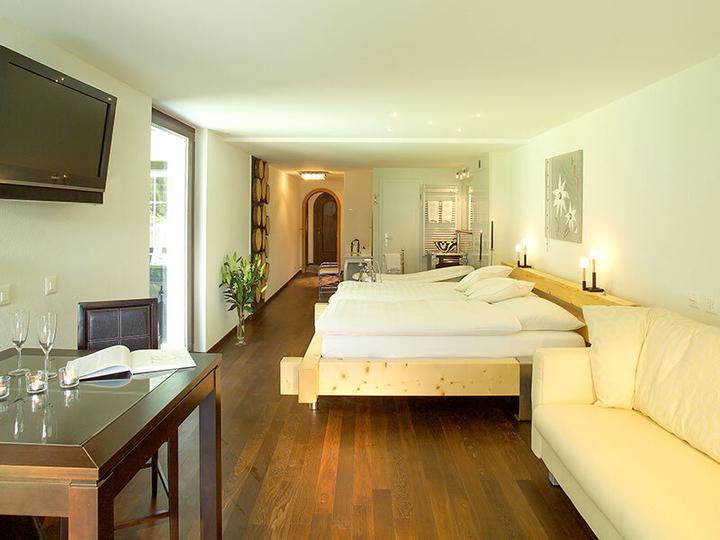 Immagine prodotto Smartbox Séjour romantique dans le canton du Valais : 1 nuit en hôtel 4* avec souper aux chandelles (2 pers.)