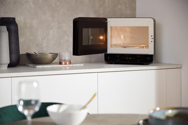 Actual product image Whirlpool MAX 34/BL microwave Countertop Solo microwave Black (13 l)