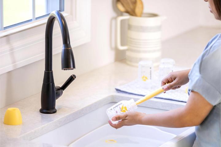 Actual product image Medela quick clean