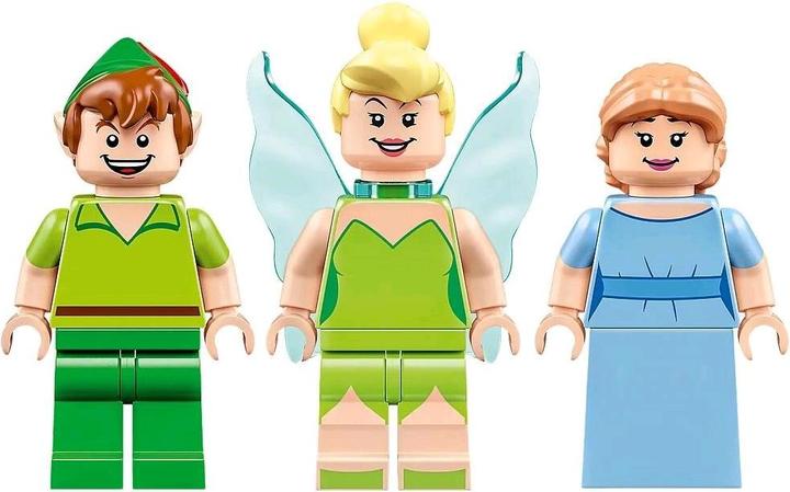 Actual product image LEGO Disney Peter Pan's & Wendy's Flight Over London (43232, LEGO Disney)