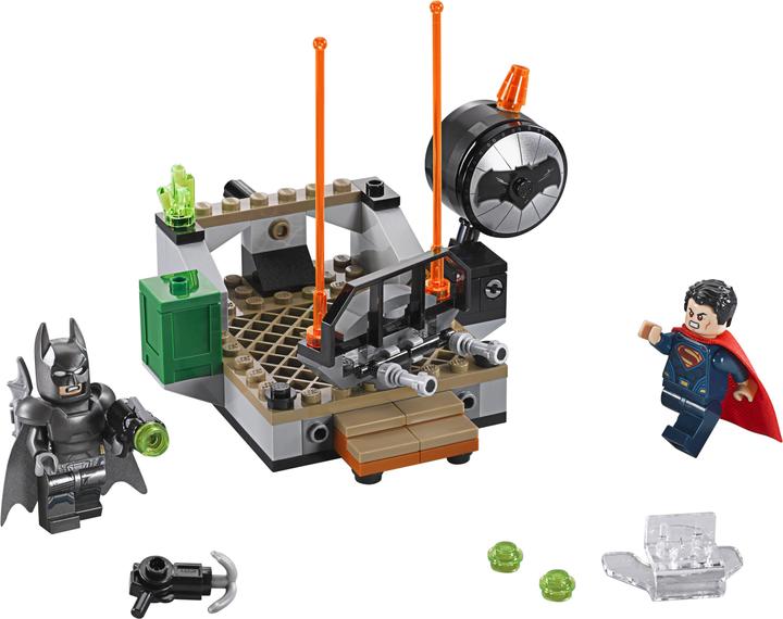 Actual product image LEGO Super Heroes Clash of the Heroes (76044, LEGO DC)