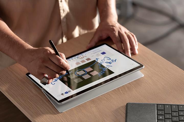 Image du produit Microsoft Surface Pro X (13", Microsoft SQ2, 16 Go, 256 Go, Sans disposition de clavier)