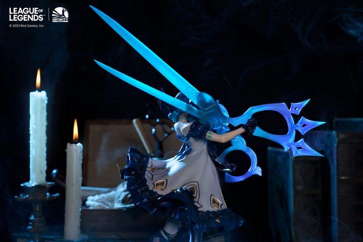 Image du produit Infinity Studios League of Legends "The Hallowed Seamstress - Gwen" Statue 1/6