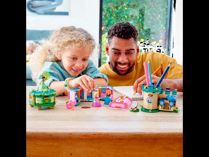 Immagine prodotto LEGO Le magie di Aurora, Merida e Tiana funzionano (43203, LEGO Disney)