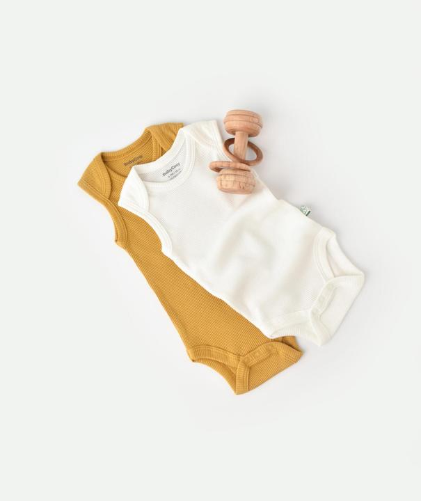 Ecru, Mustard