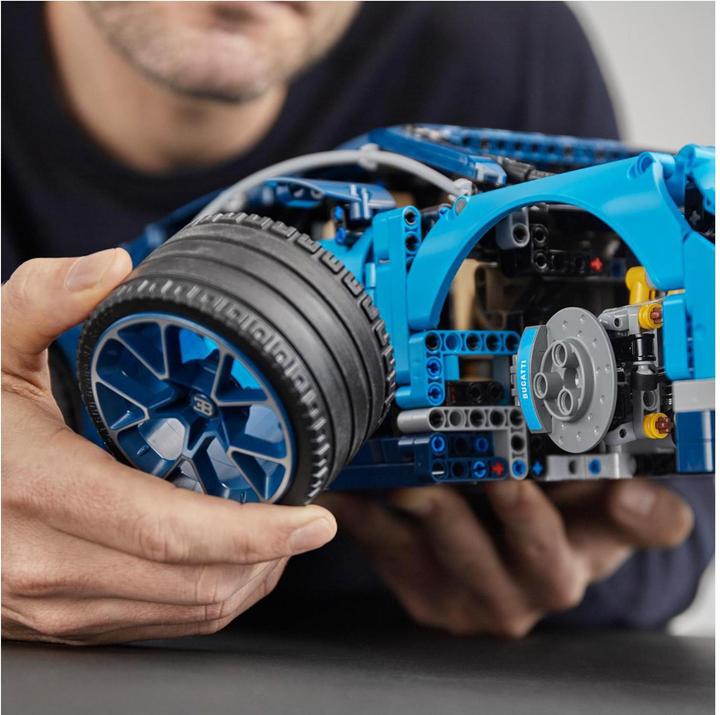Actual product image LEGO Bugatti Chiron (42083, LEGO Technic, LEGO Rare Sets)
