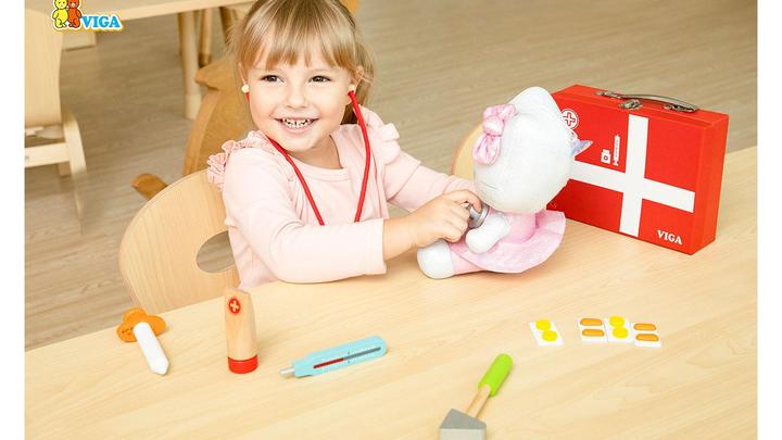 Actual product image Viga Toys doctor's cases