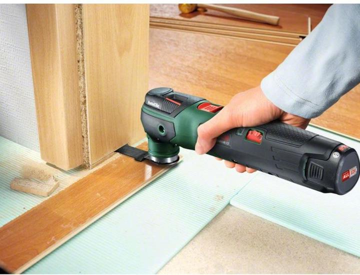 Produktbild Bosch Home & Garden UniversalMulti 12