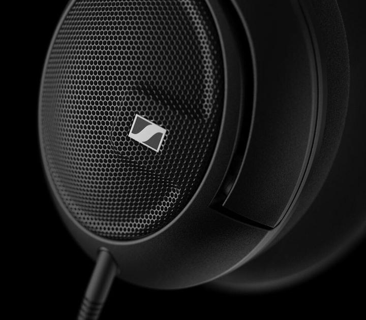Actual product image Sennheiser HD 560s (No noise cancelling, Cable)