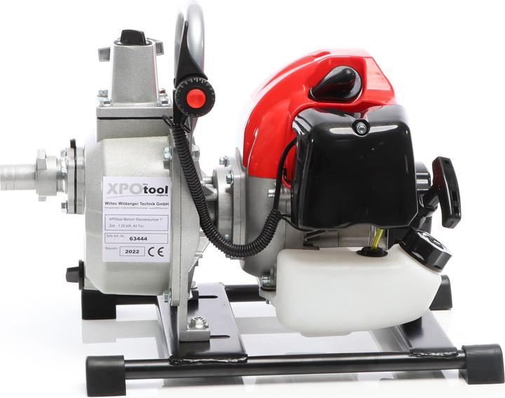 Produktbild XPOtool Benzin Wasserpumpe 1,25kW 25,4mm 8.000l/h 30m Gartenpumpe 2-Takt-Motor (Gartenpumpe)