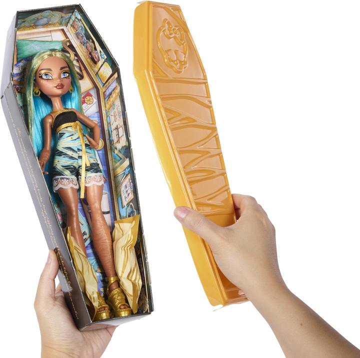 Actual product image Monster High Buried treasures
