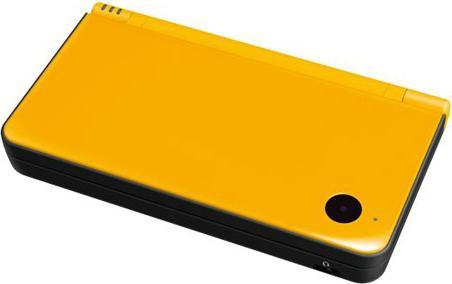 Actual product image Nintendo DSi XL Yellow -D-