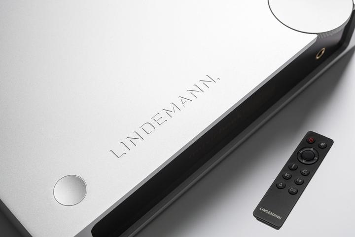 Actual product image Lindemann Musicbook SOURCE CD II (CD player, Network Audio Player, D/A converter, Headphone amplifier, Bluetooth Receiver)