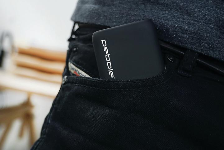 Actual product image veho Pebble PZ10 - Black - Universal - Rectangle - Lithium Polymer (LiPo) - 10000 mA (10000 mAh, 12 W, 37 Wh)