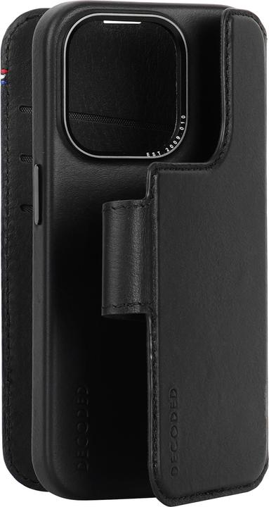 Actual product image Decoded Detachable MagSafe Leather Wallet (Apple iPhone 15 Pro)