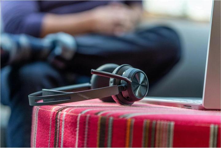 Actual product image Poly Headset Voyager Focus 2 MS (Wireless, Cable, USB-A)