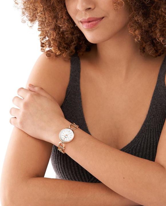Actual product image Fossil Carlie Sigture Chain (Analogue wristwatch, 30 mm)