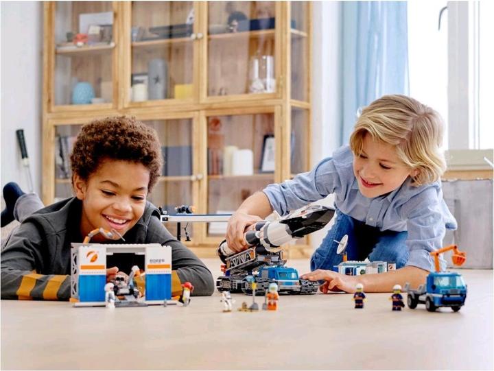Actual product image LEGO Rocket assembly and transport (60229, LEGO City)