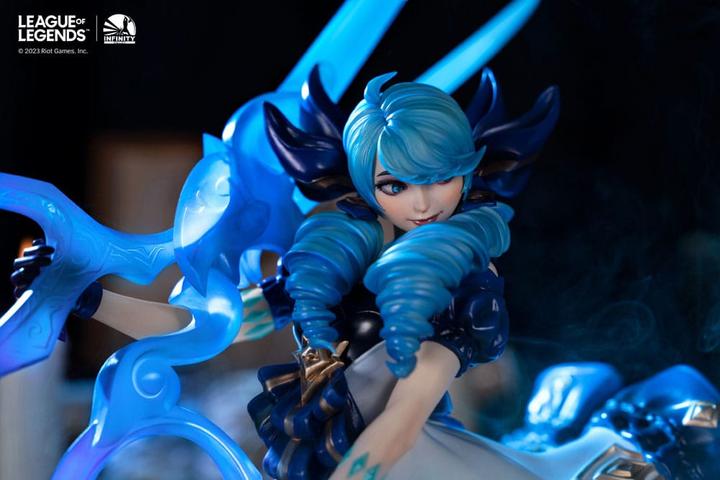 Image du produit Infinity Studios League of Legends "The Hallowed Seamstress - Gwen" Statue 1/6