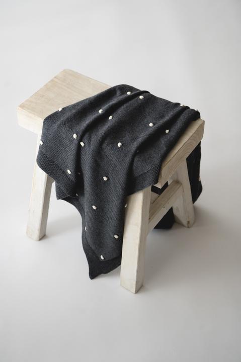 Actual product image Kaiser Baby blanket Knots dark grey/knot natural 80 x 100 cm (80 x 100 cm)