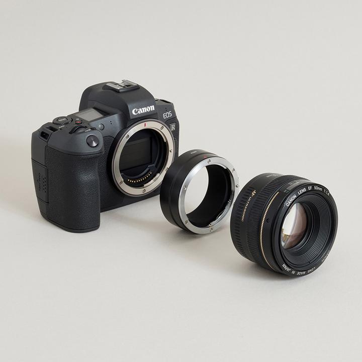 Immagine prodotto Urth Adattatore per obiettivo: Compatibile con gli obiettivi Canon (EF / EF S) e i corpi macchina Canon